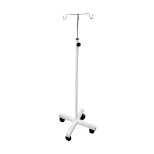 Soporte blanco para suero intravenoso sobre una base con ruedas y ganchos en la parte superior.