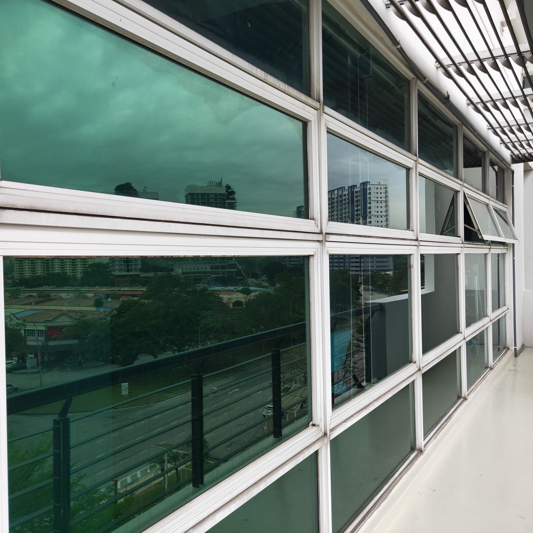 Commercial Building — Murray Bridge, SA — Bridge Windscreens