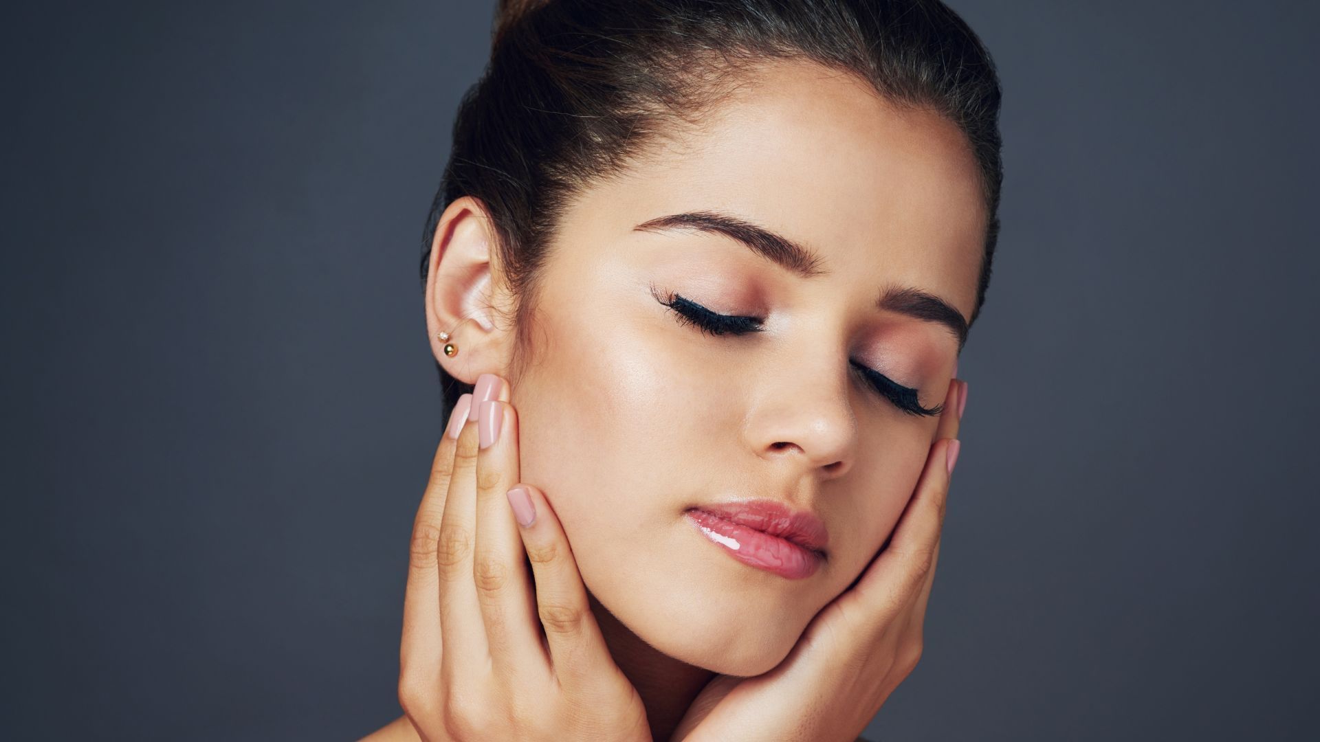 Experience the transformative effects of Skinvive, utilizing advanced techniques to rejuvenate and repair your skin in Snellville.
