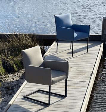 Catja outdoor stoel met modern ontwerp, weerbestendige materialen en comfortabele zitting, perfect voor tuin of terras