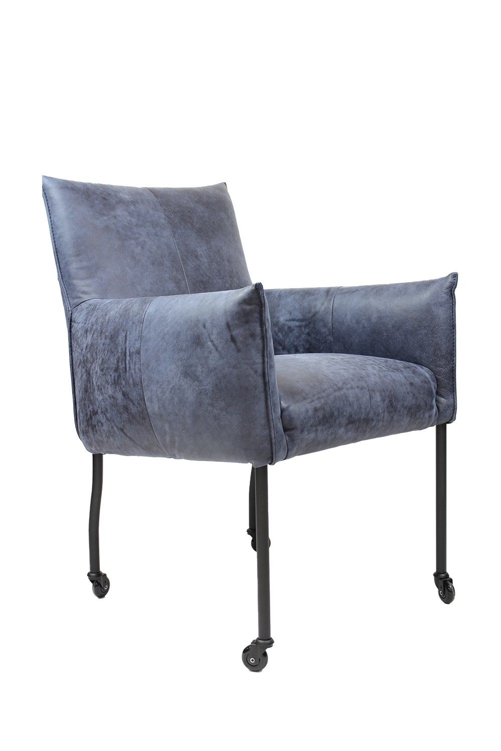 Catja stoel met armleuningen, zowel in luxe leer als zachte stof, met een stijlvol ontwerp en comfortabele.