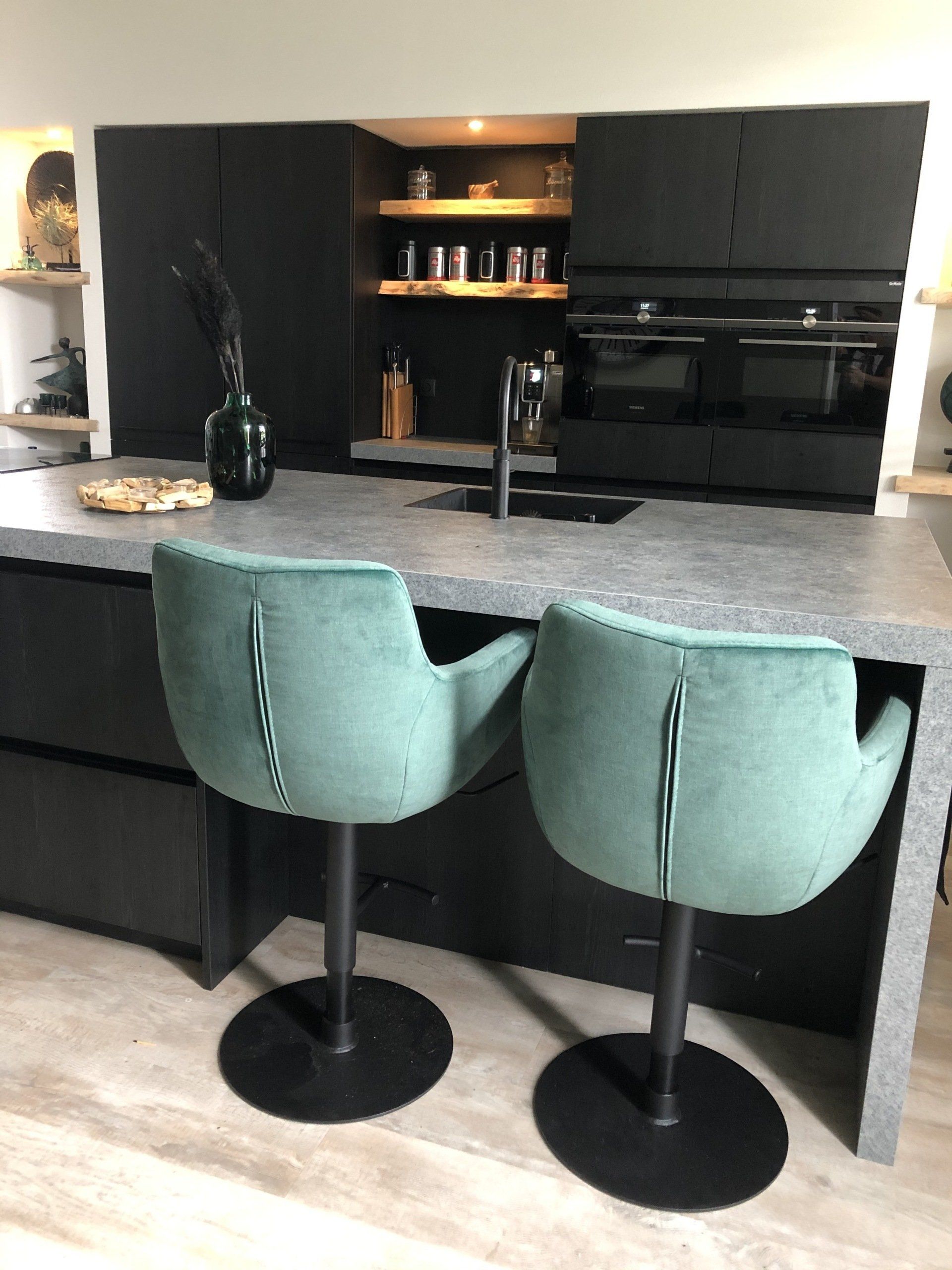 Eetkamerstoel leer van chill-line De perfecte look & zit comfort aan de dinertafel