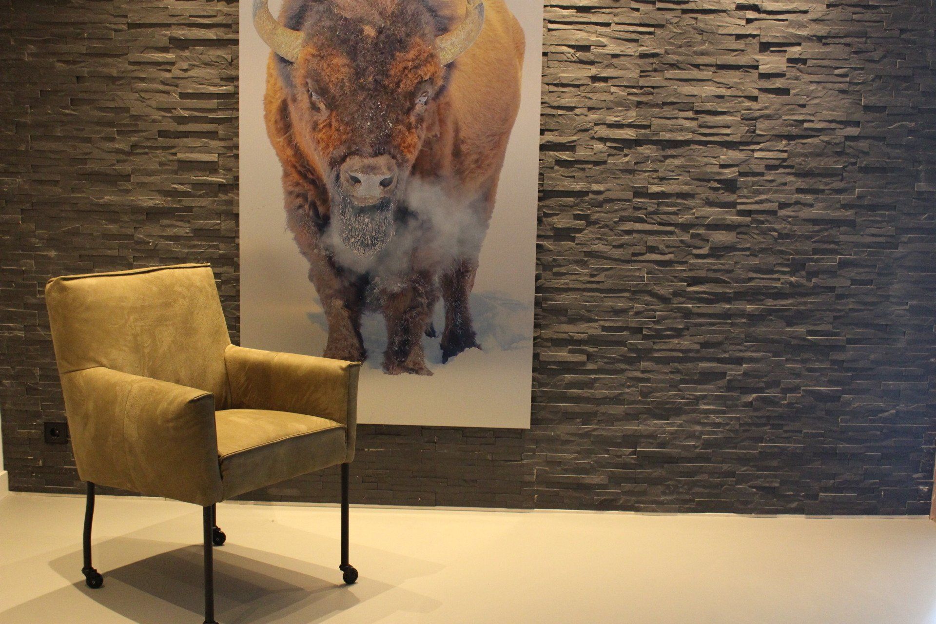 Industriële eetkamerstoel beige voor elk interieur
