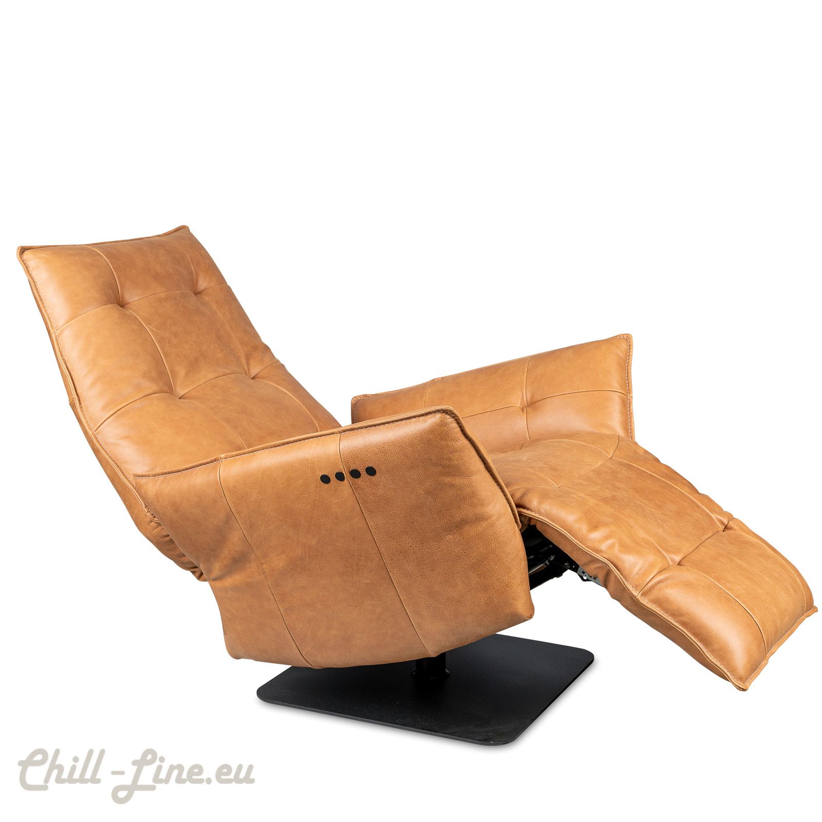Rechterzijaanzicht van de Justin relaxfauteuil, met een comfortabele en elegante lijnen die het moderne ontwerp accentueren.
