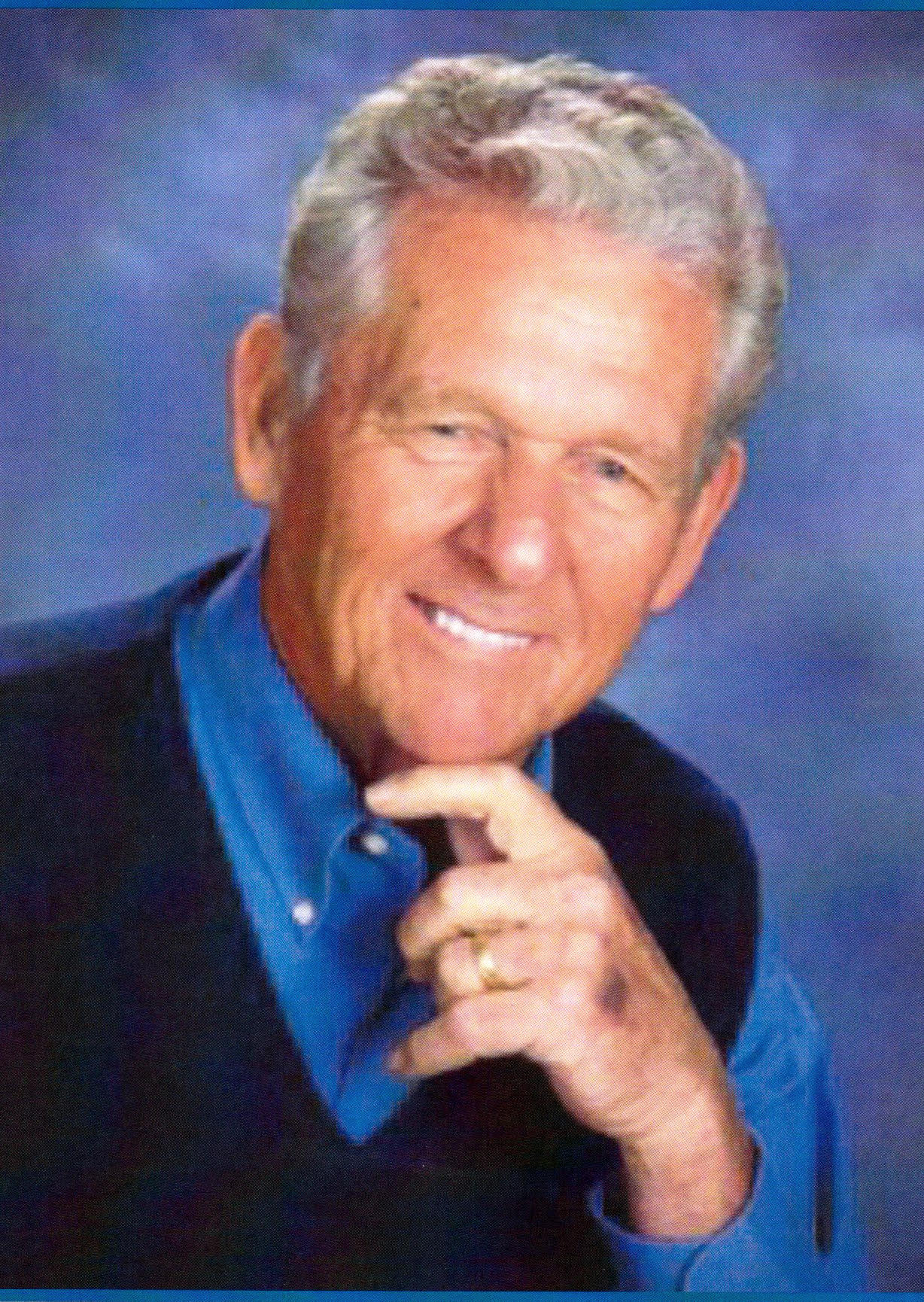 thumbnail size photo of Daniel Elexon