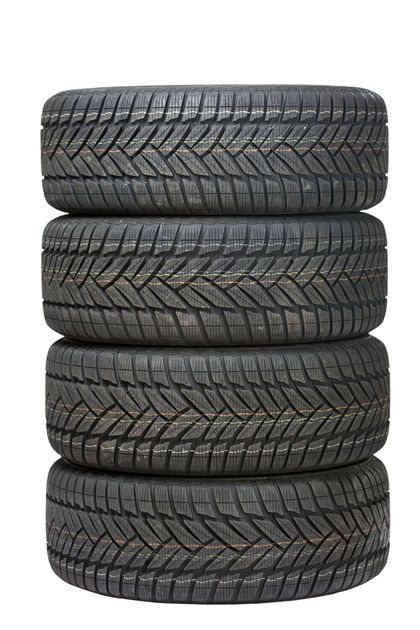 gomme auto impilate una sull'altra