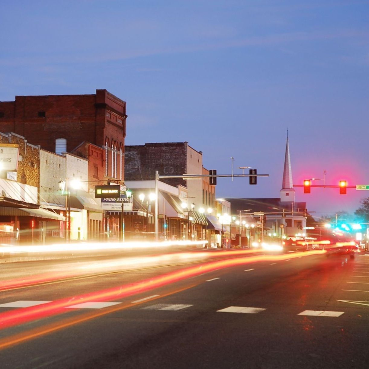 Malvern AR Criminal Lawyers A blurry picture of a street in Malvern Arkansas.