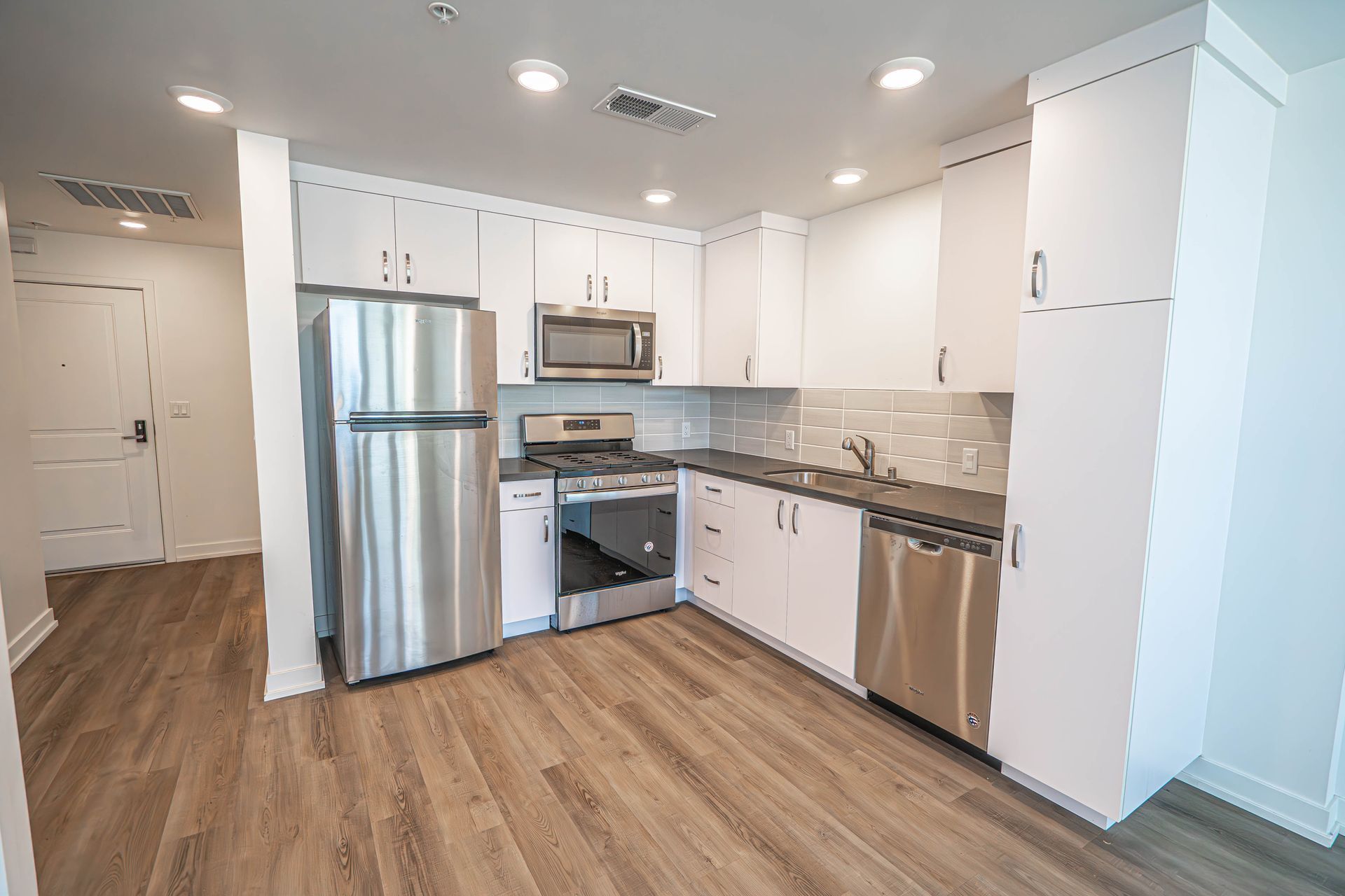Monticello Apartments 2-bedroom kitchen