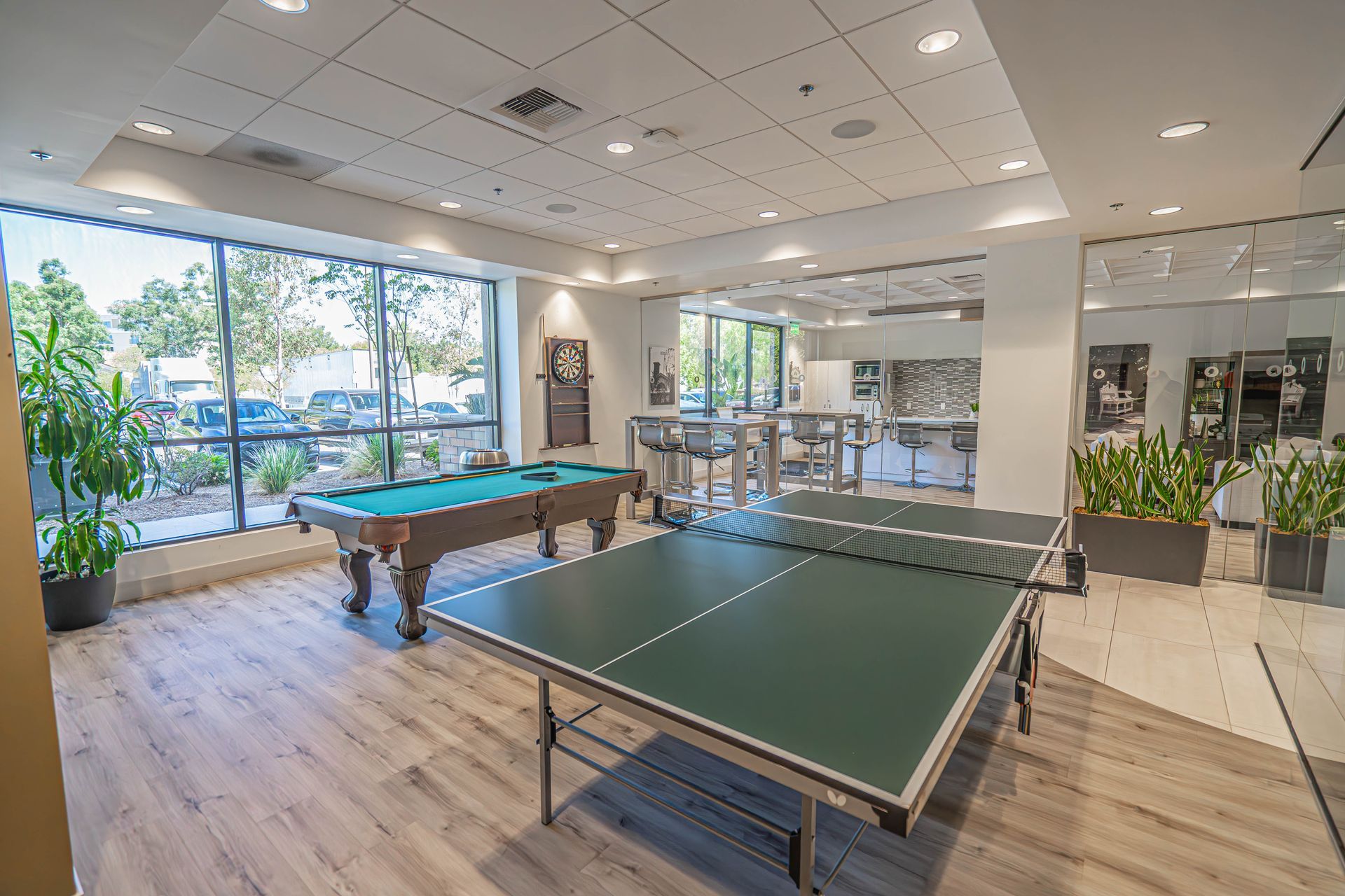 photo of the monticello apartements game room and tables