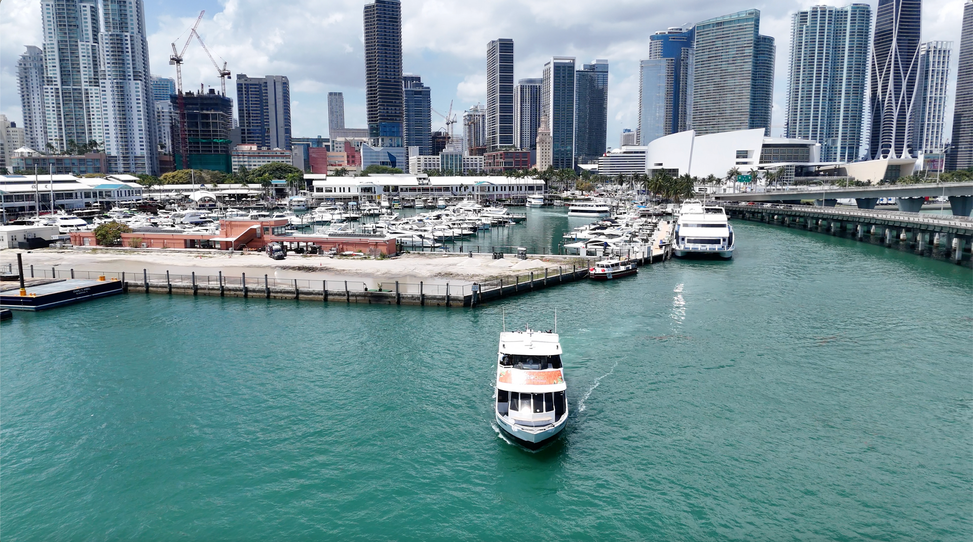 Miami Boat Tour leaving Bayside Marketplace