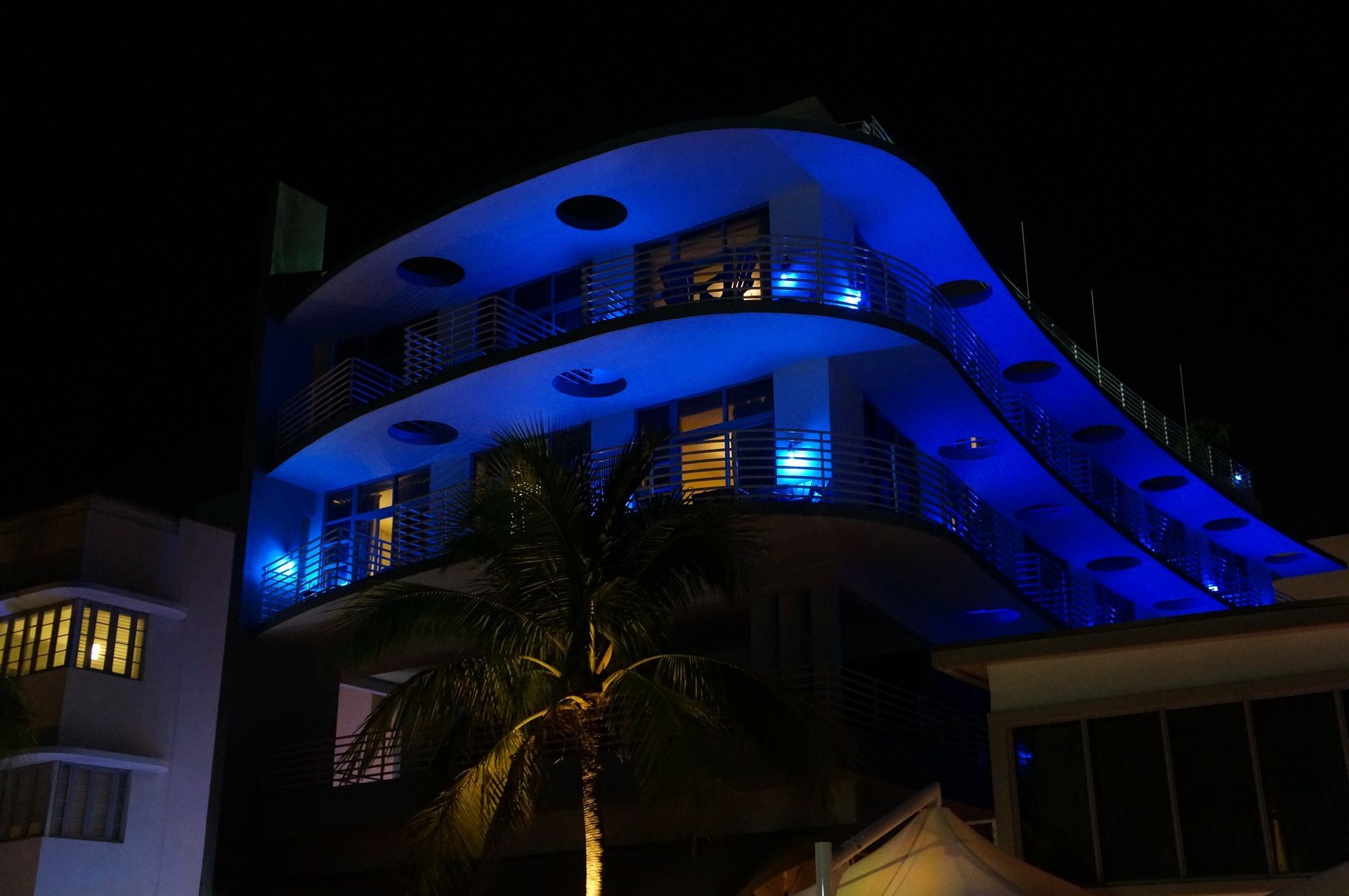 After the Miami Sunset Cruise go to Ocean Drive