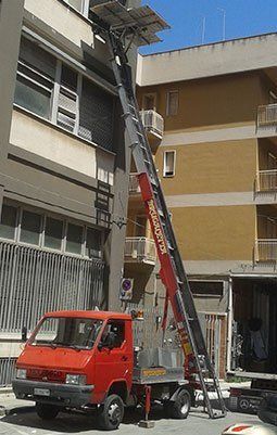 trasporto mobili su scala