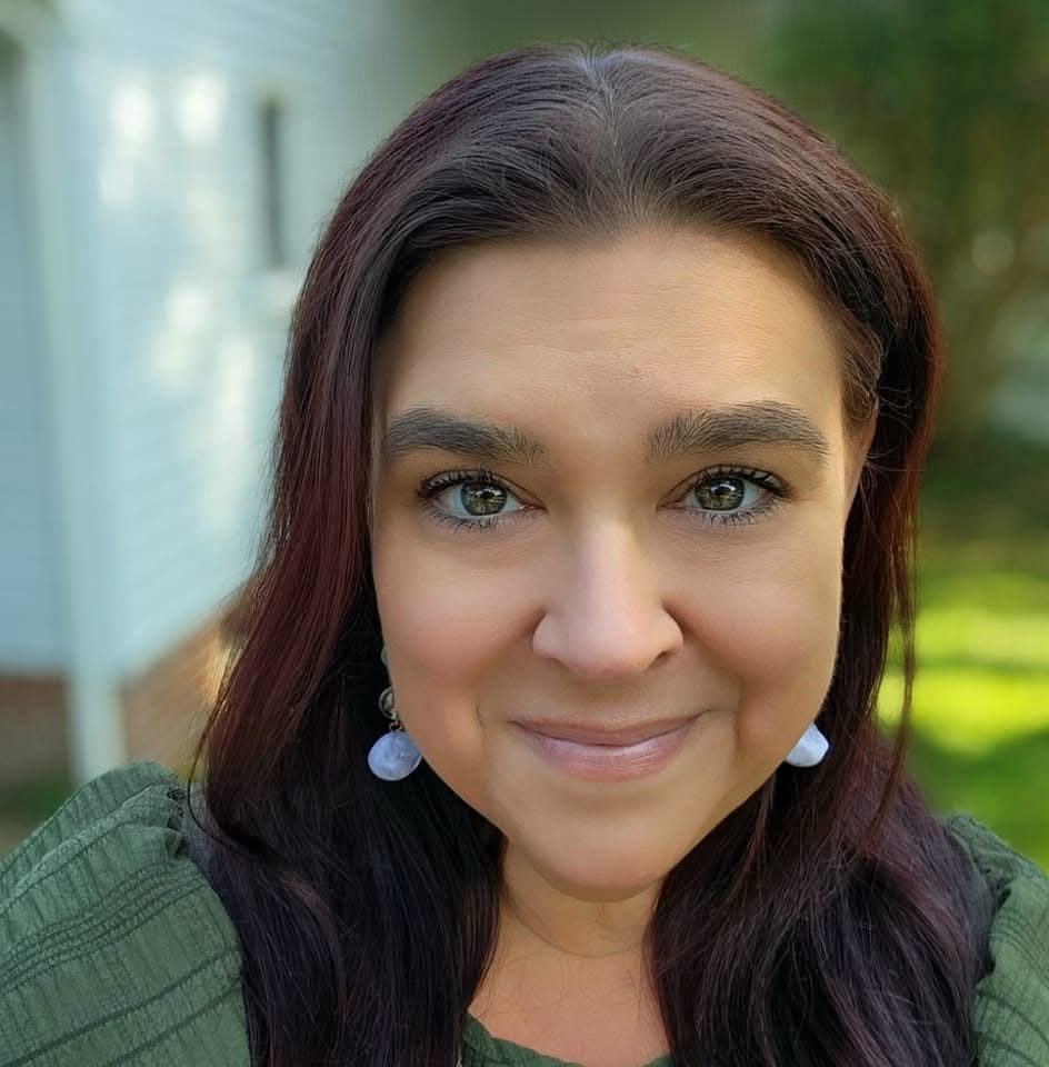 Becky Schneider headshot
