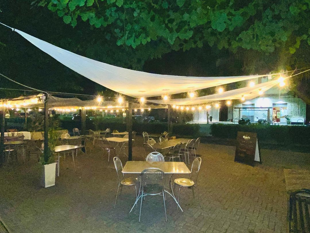 pizzeria esterno