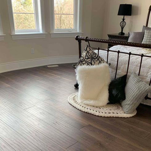 Grande Tile and Reno Plus hardwood flooring gallery image