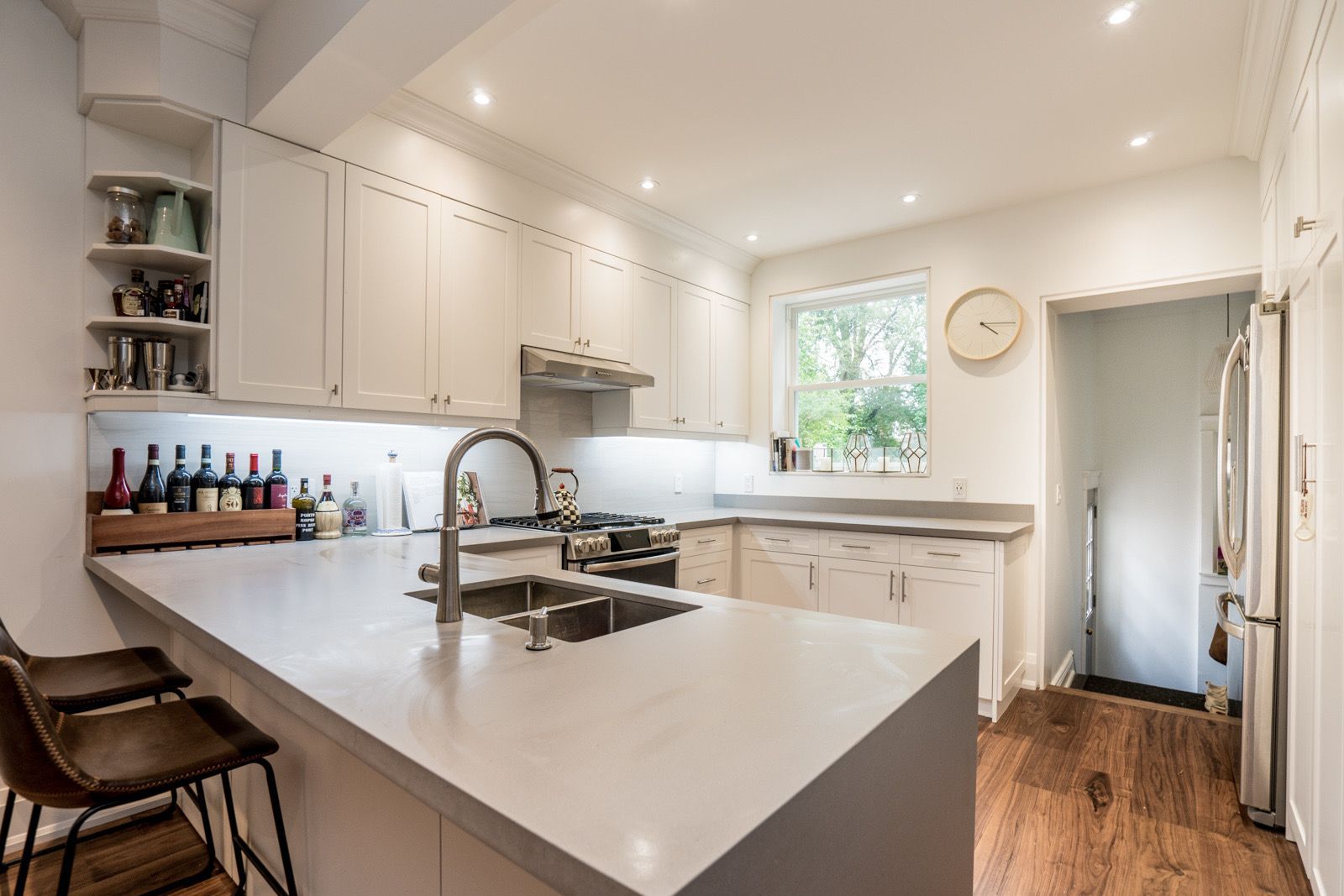 Grande Tile and Reno Plus kitchen cabinet