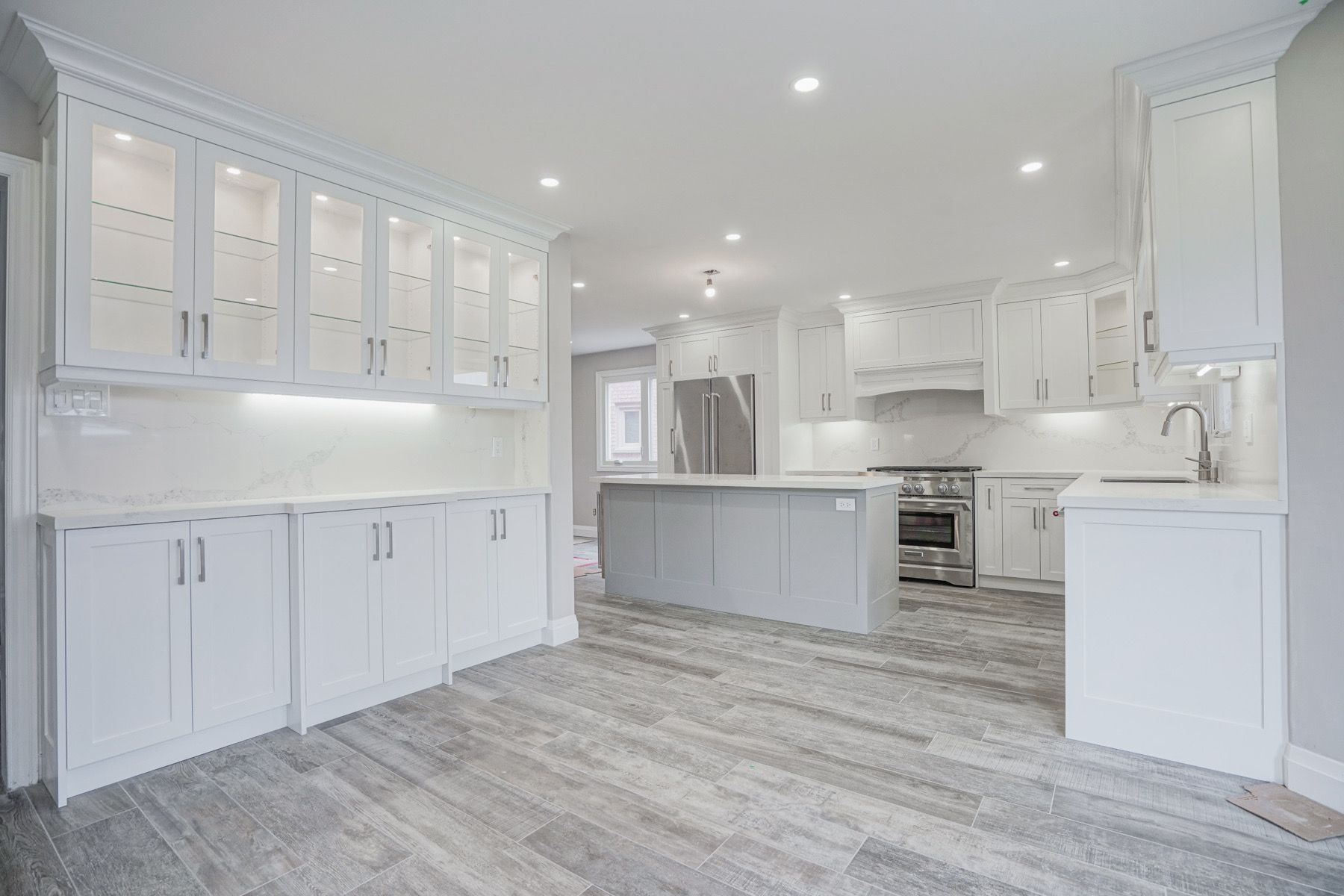 Grande Tile and Reno Plus kitchen cabinet