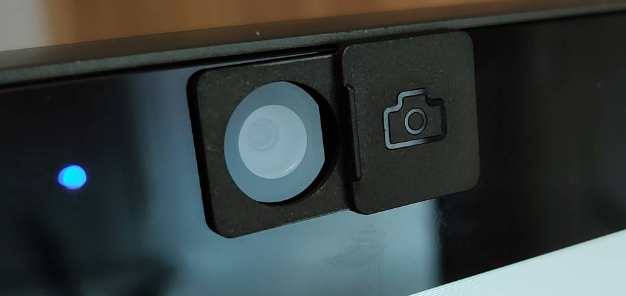 POC-6 integrated camera and microphone