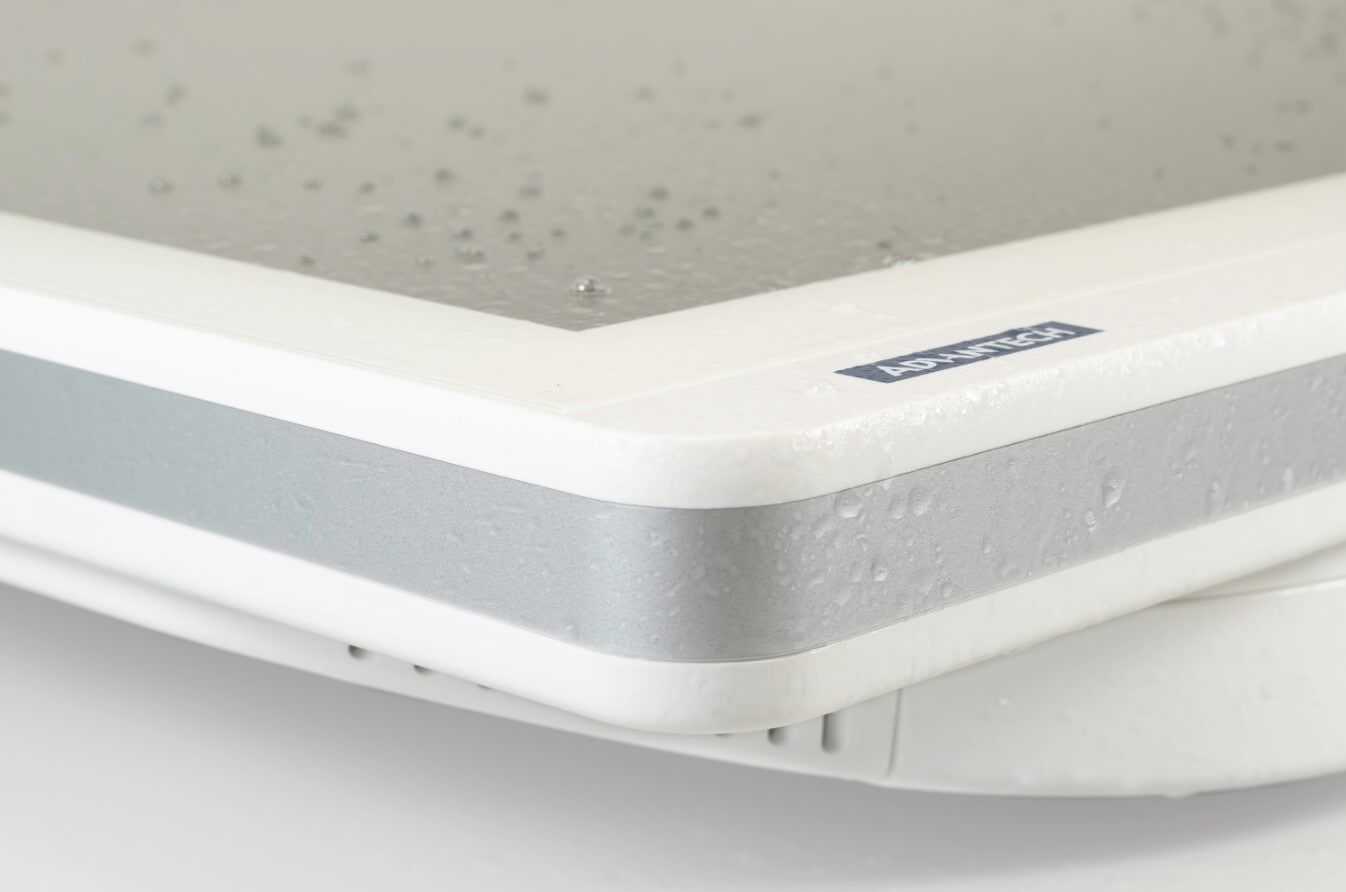 Easy cleaning of PAX-3 medical monitors