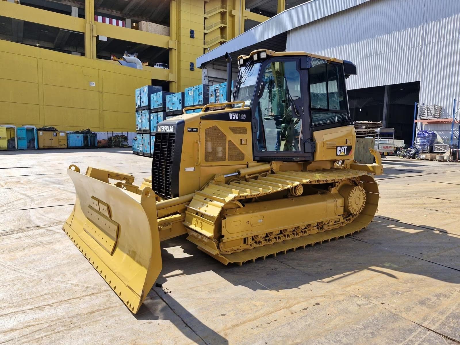 Bulldozer and earthmoving equipment sales