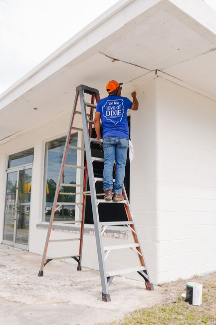 Restore and Renew volunteers at a completed project site in Dixie County