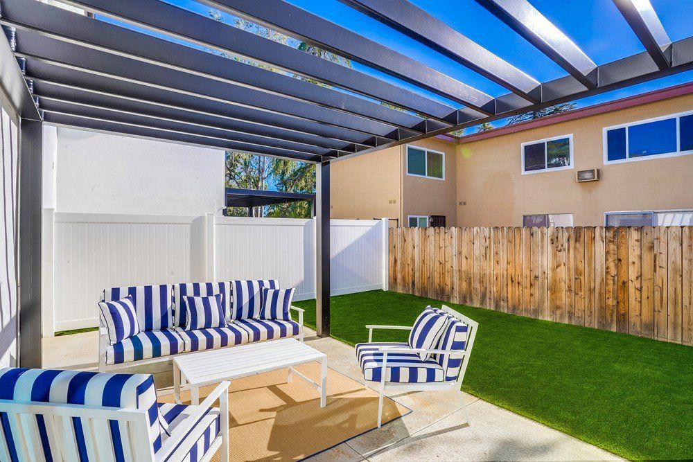 12547 Chandler Blvd. patio