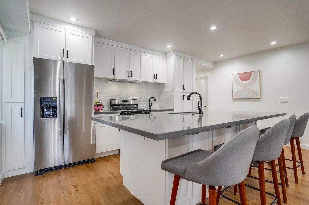 5326 Whitsett Ave kitchen island with sink