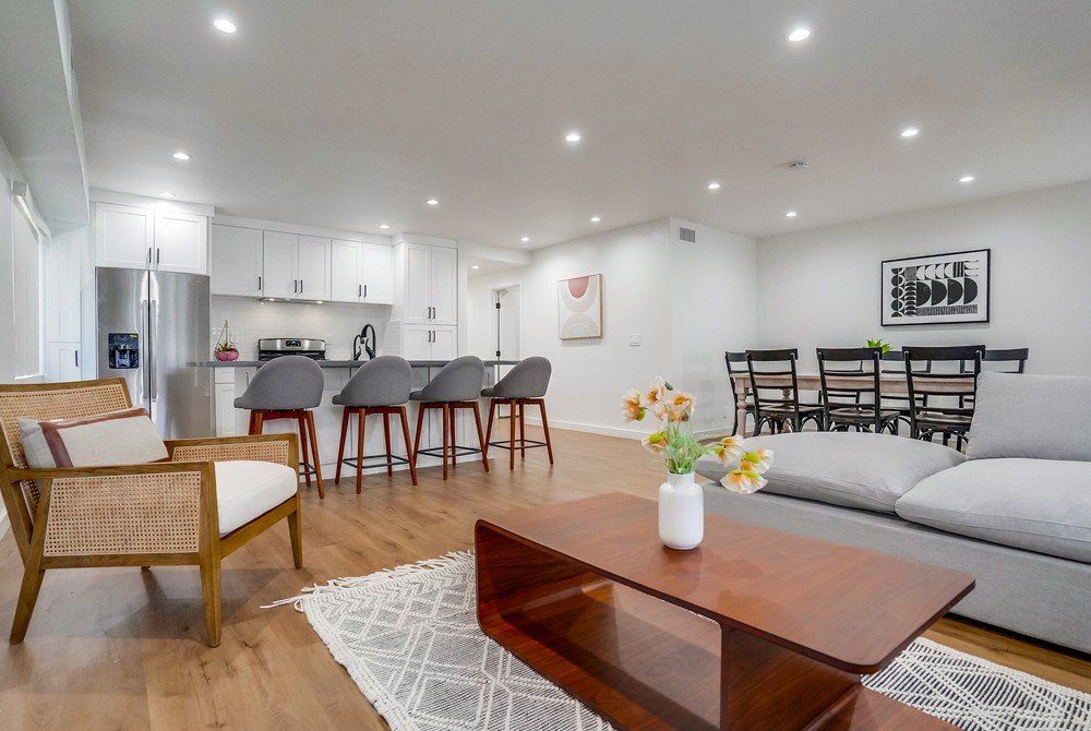 5326 Whitsett Ave dining room and coffee table