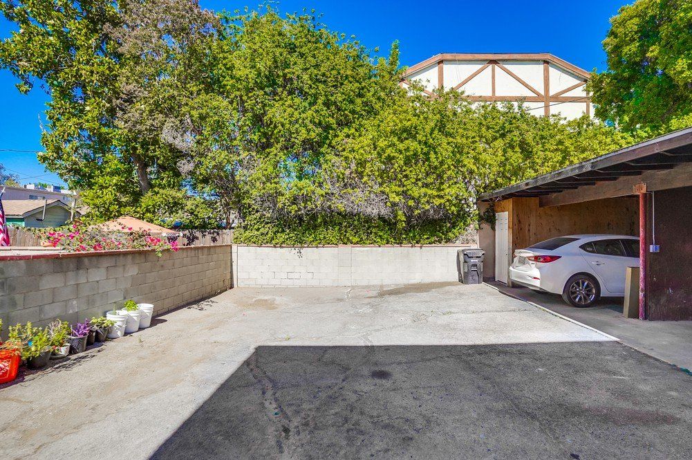 5326 Whitsett Ave exterior with parking spots