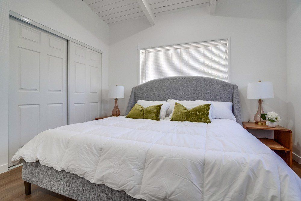 7223 Lemp Ave bed