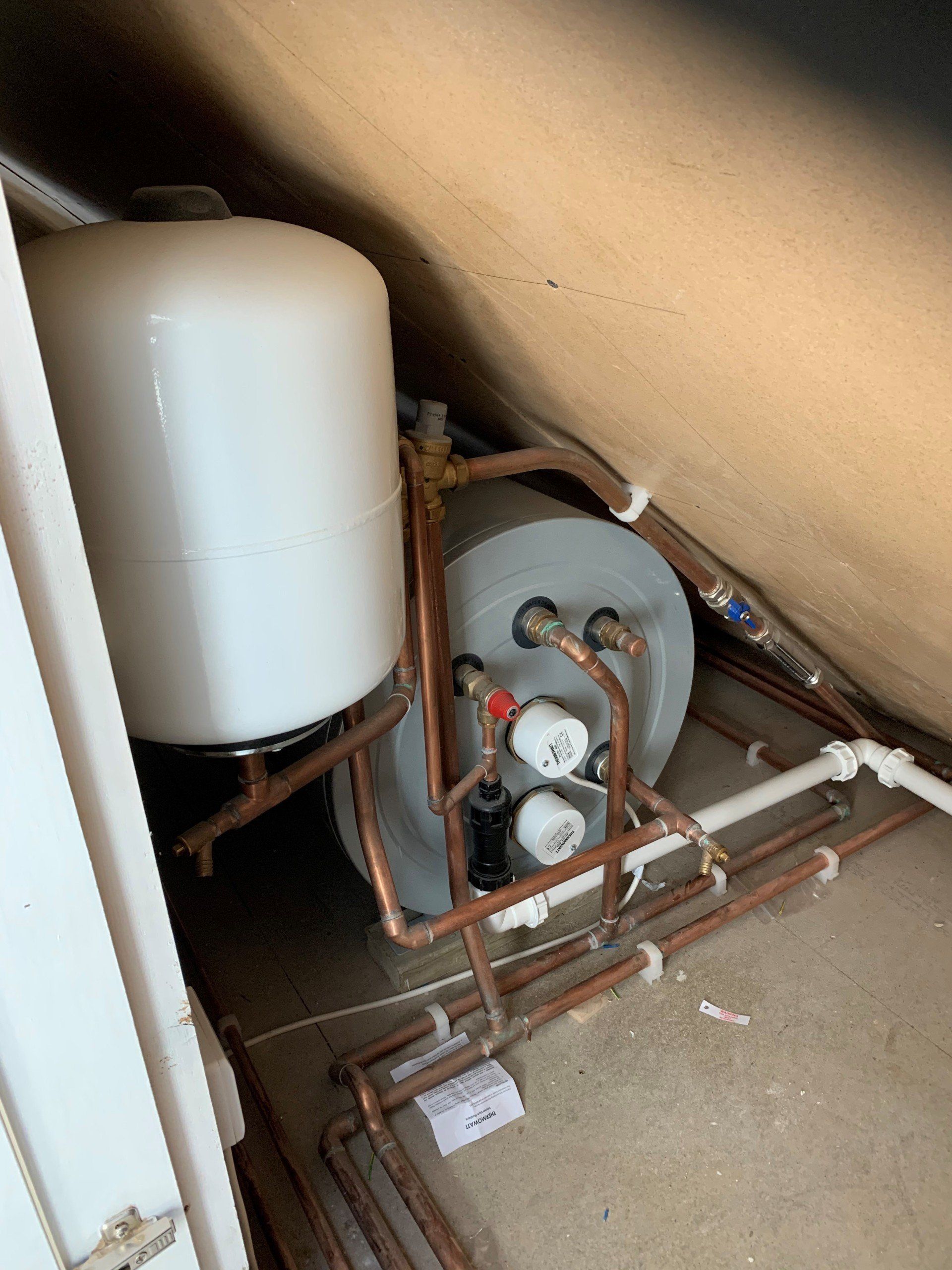 Horizontal unvented cylinder