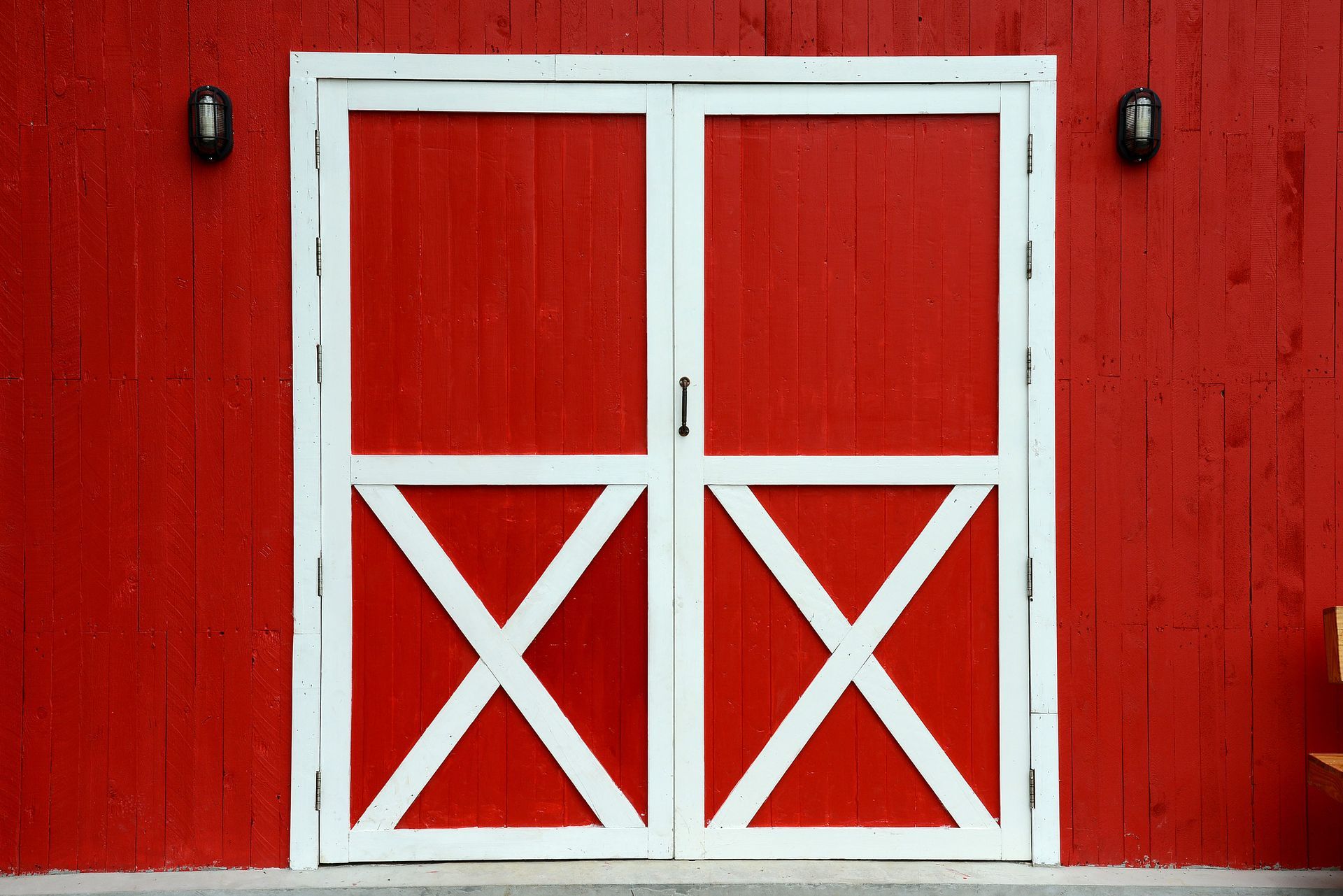 Barn door painting service
