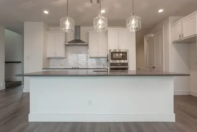 Kitchen counter top and cabinets — Fort Worth, TX — CMR Commercial