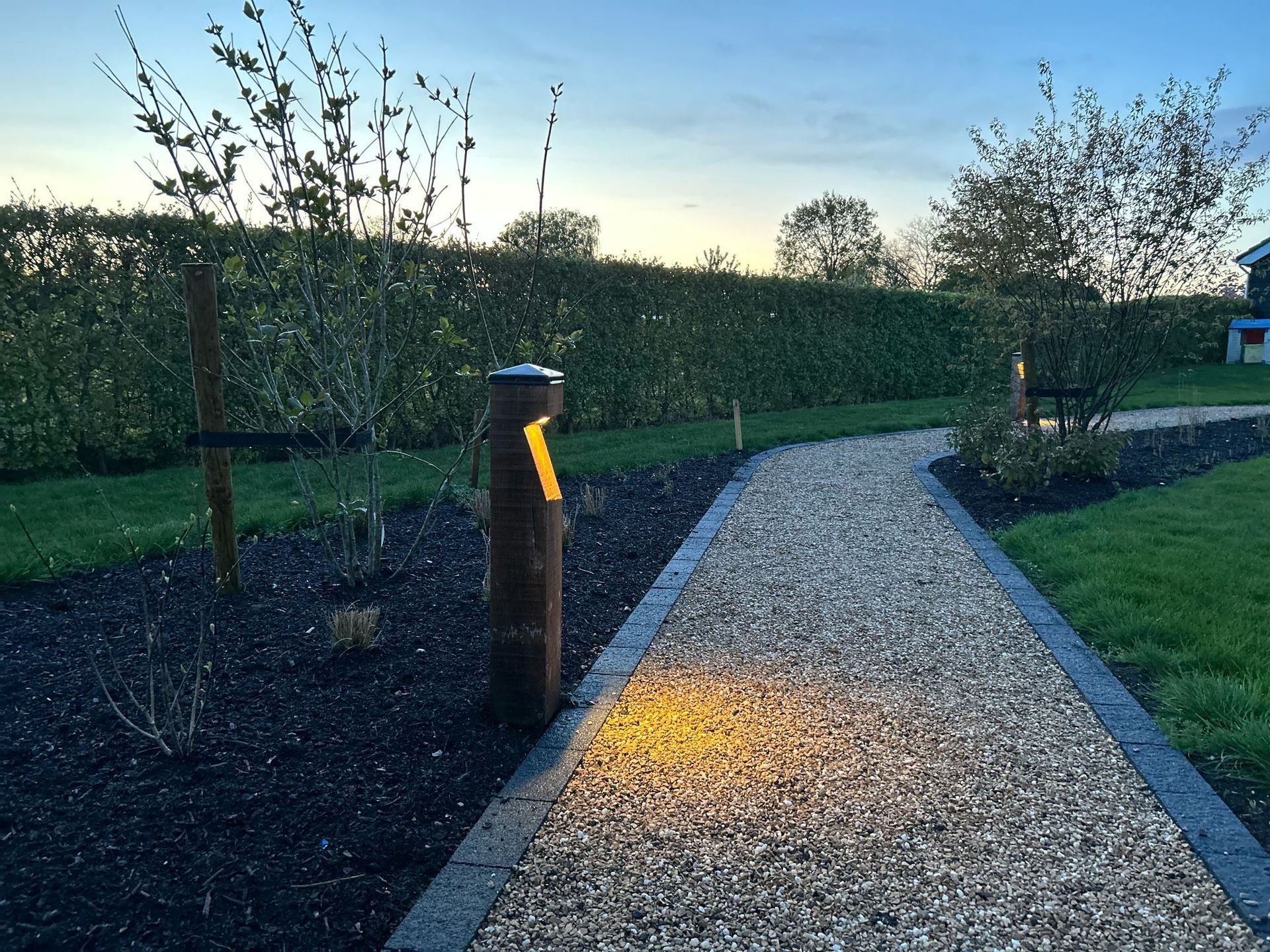 Tuinlamp Classica toegepast als padverlichting
