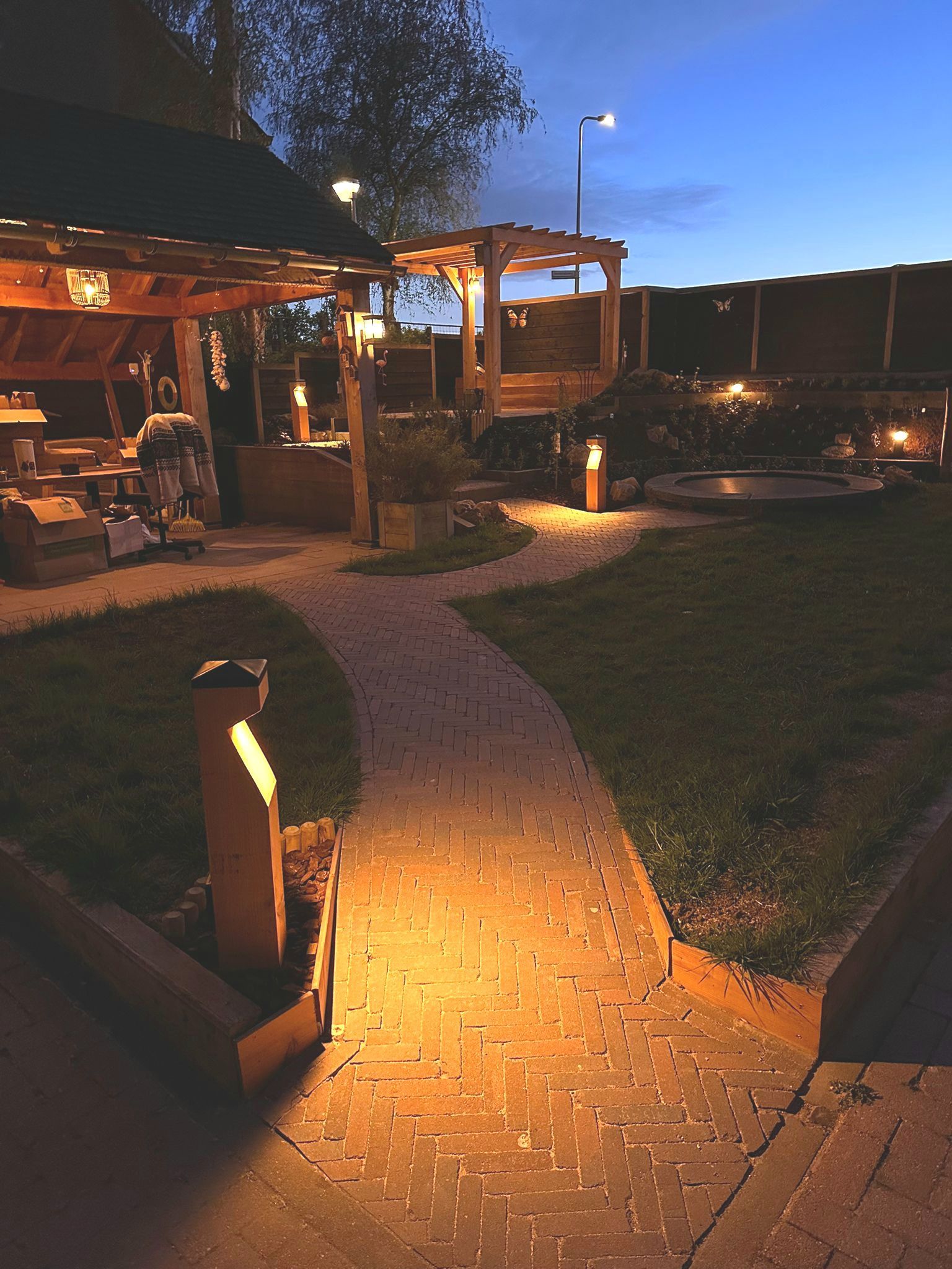 tuinlamp serena in sfeerbeeld