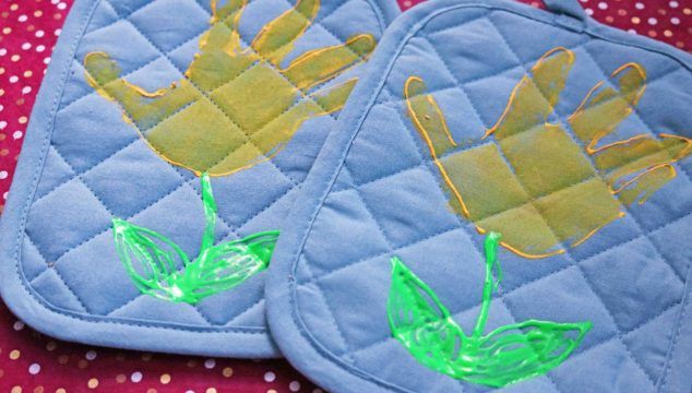 Cookie Cutter Crafts - Oven mittens