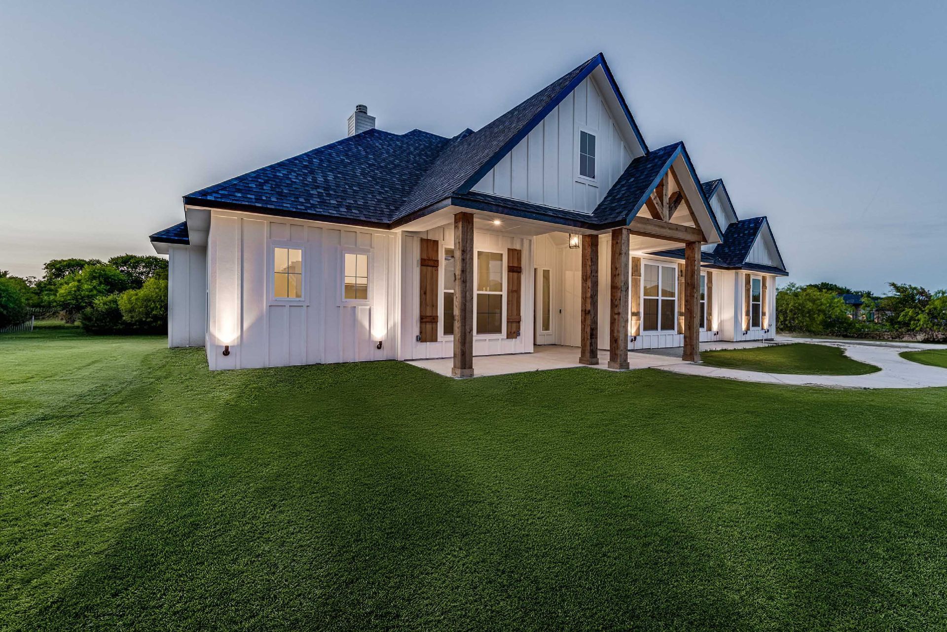 custom home exterior with modern farmhouse design