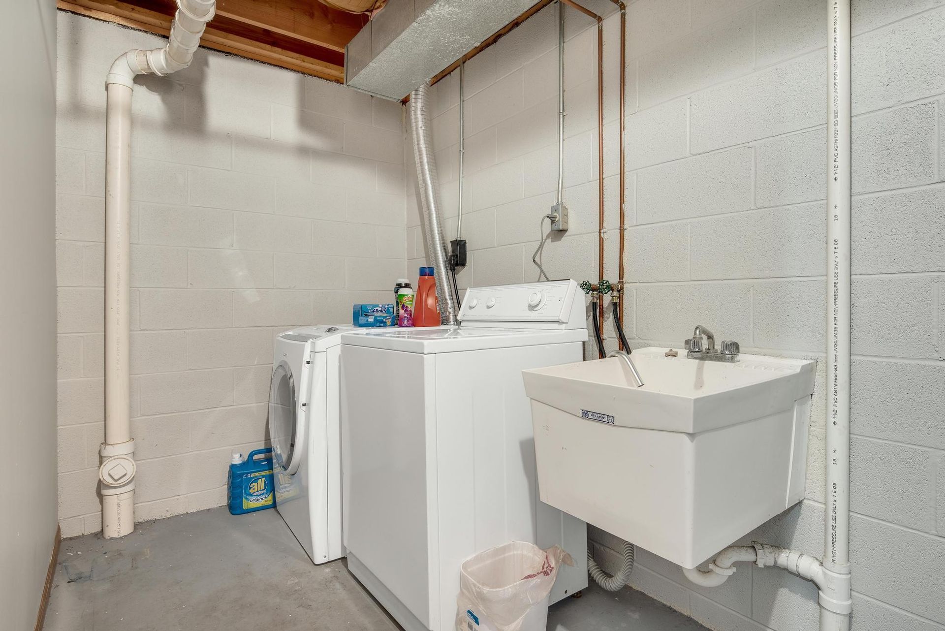 Long Drive Townhomes in Norton, Ohio photo gallery