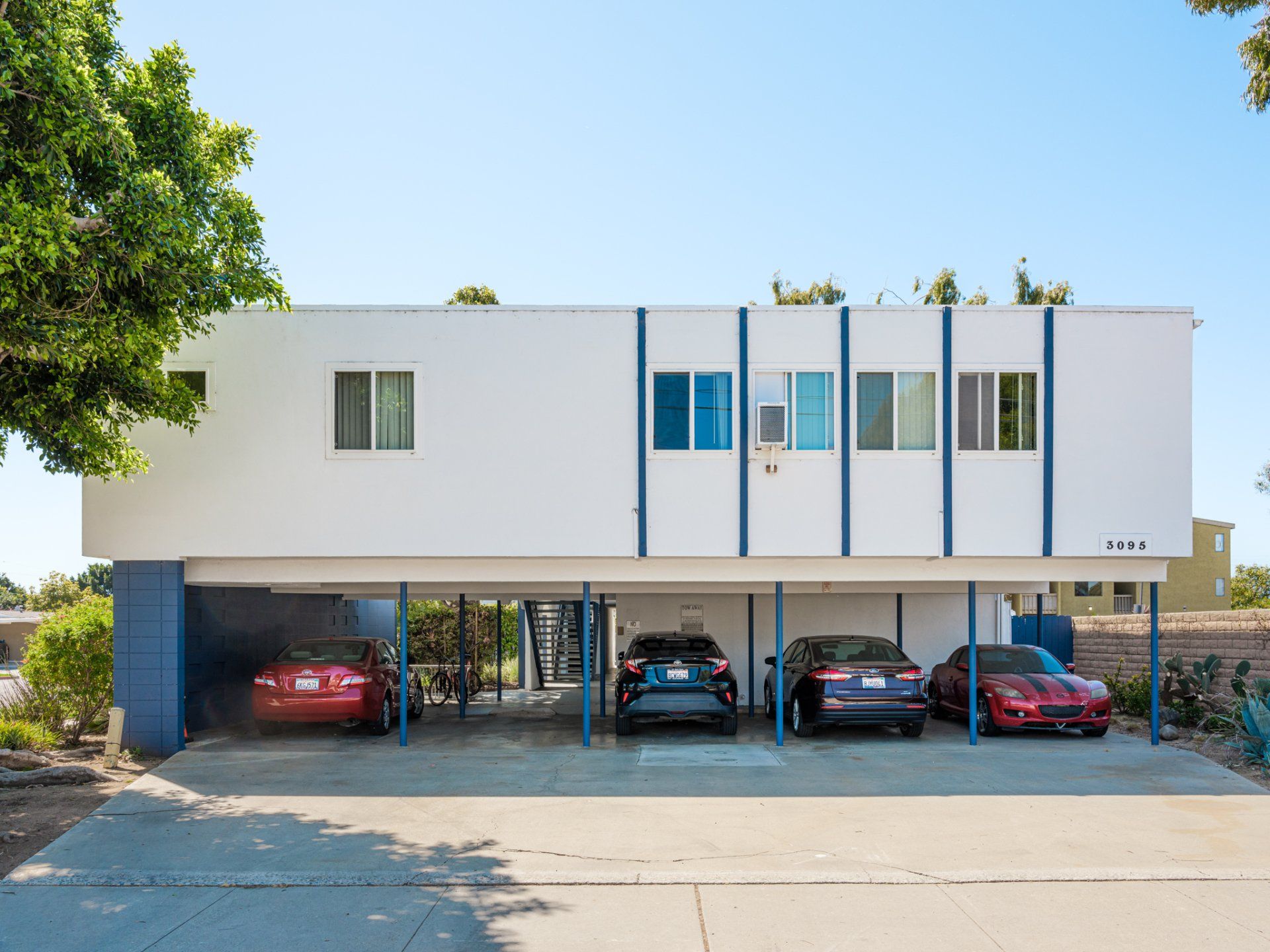 oak villa exterior
