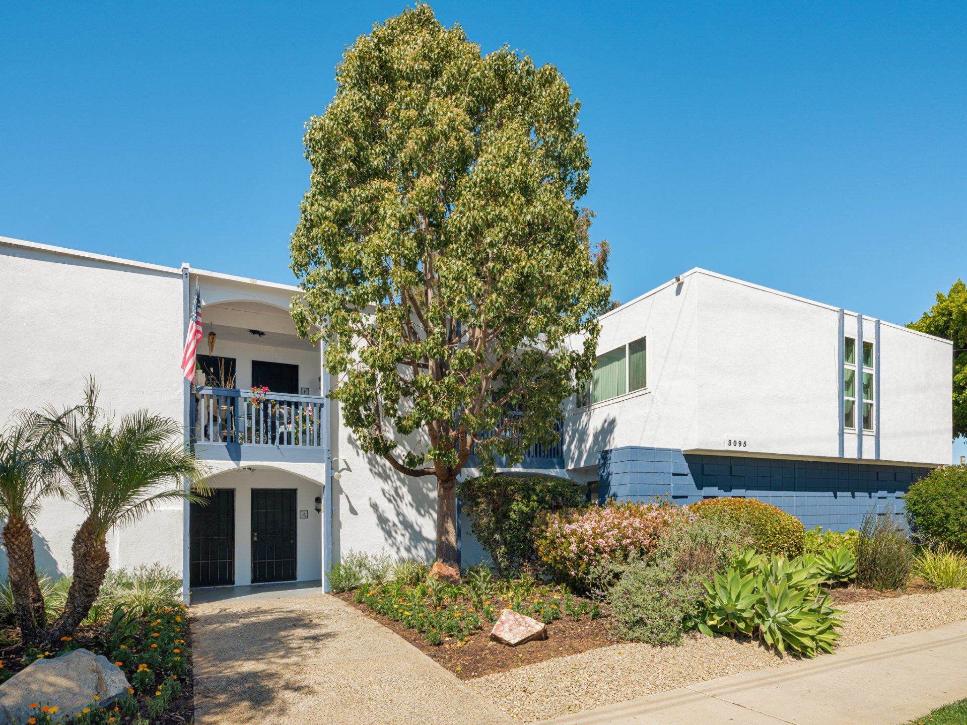 oak villa exterior