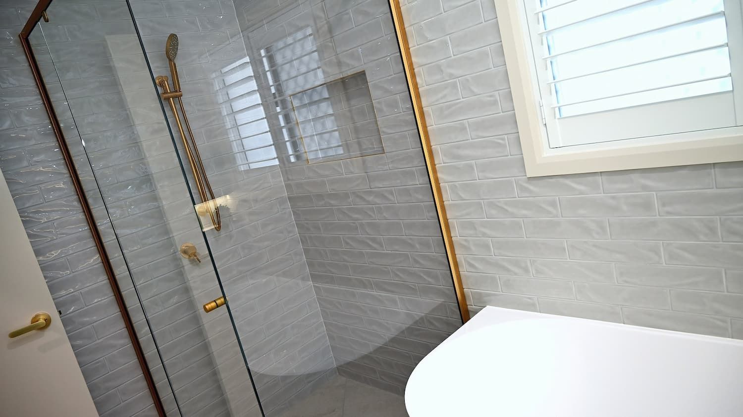Shower Screens in Townsville NQ Glass & Aluminium Fitouts