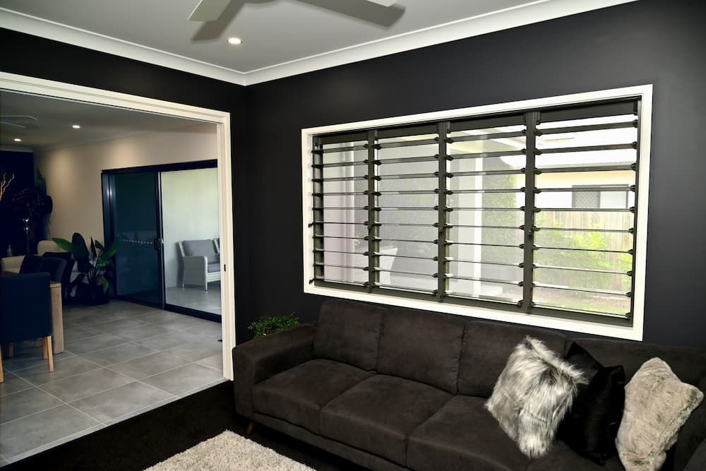 NQ Glass & Aluminium Fitouts Windows & Doors in Townsville