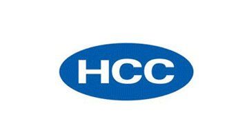 Logotipo ovalado azul con las letras blancas “HCC” sobre un fondo blanco.