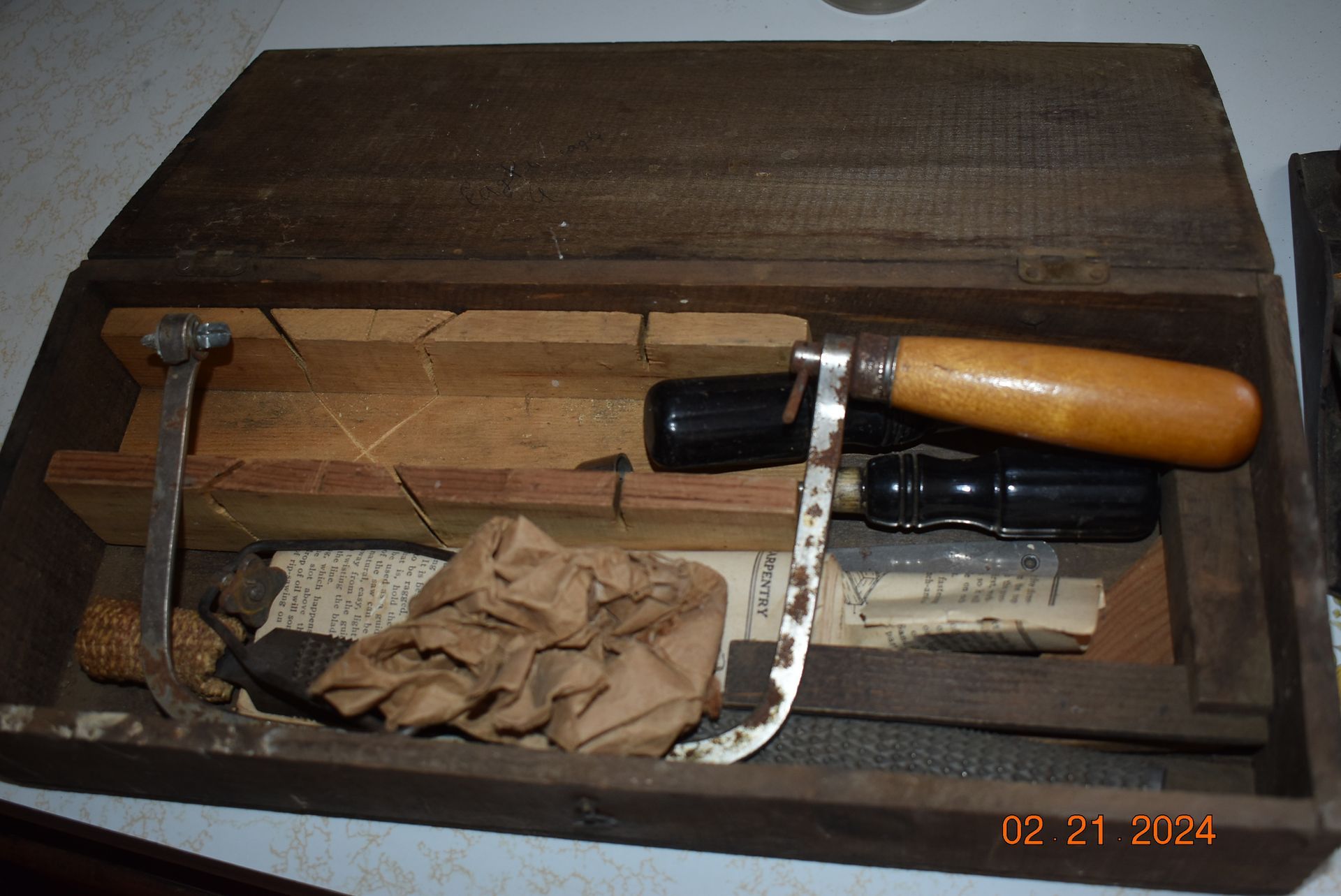 Wood cutting device