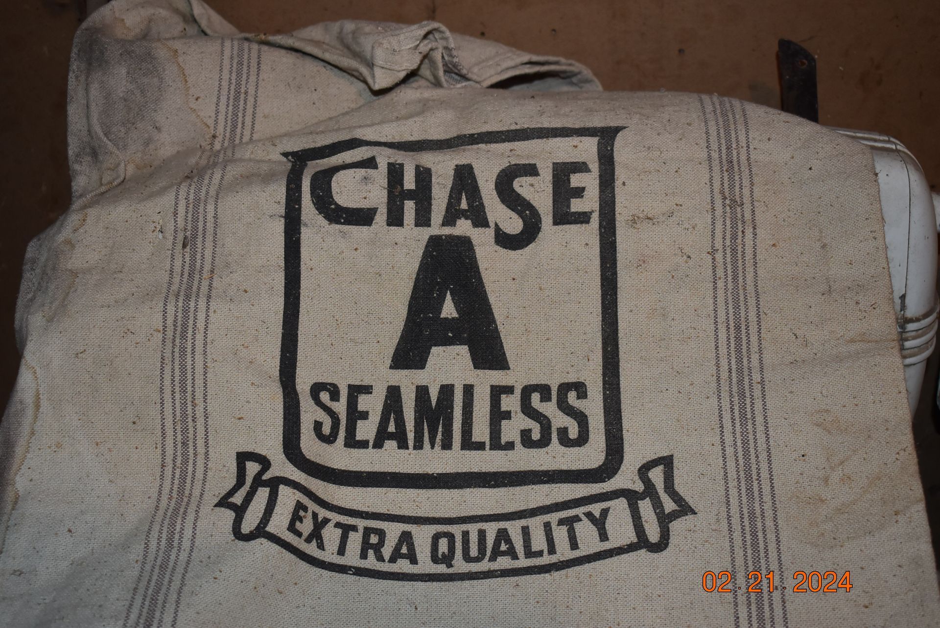 Chase A seamless bag.