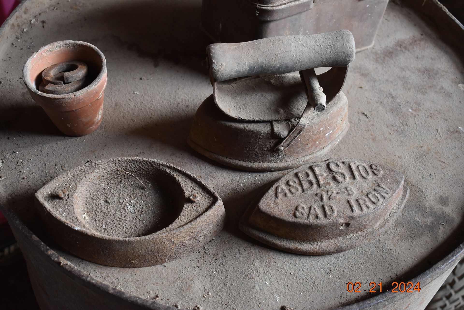 Asbestos sad iron