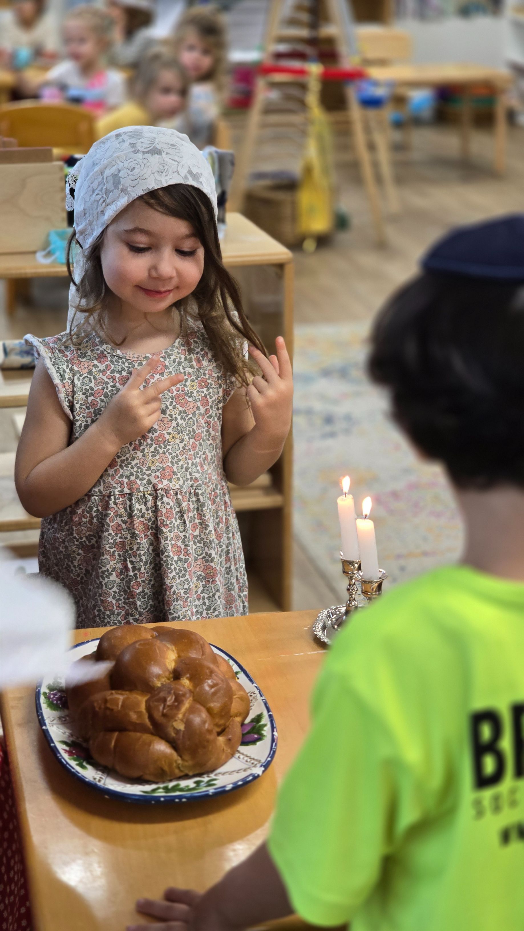 What is a Jewish Montessori School?