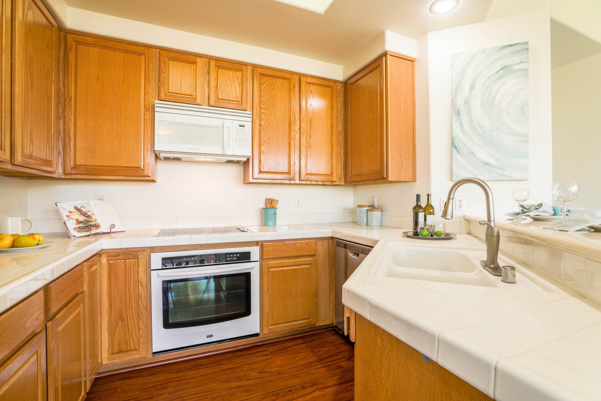 Paseo Plaza Kitchen