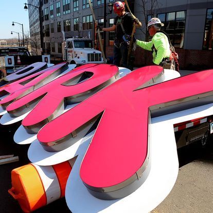 sign pro moving the sign