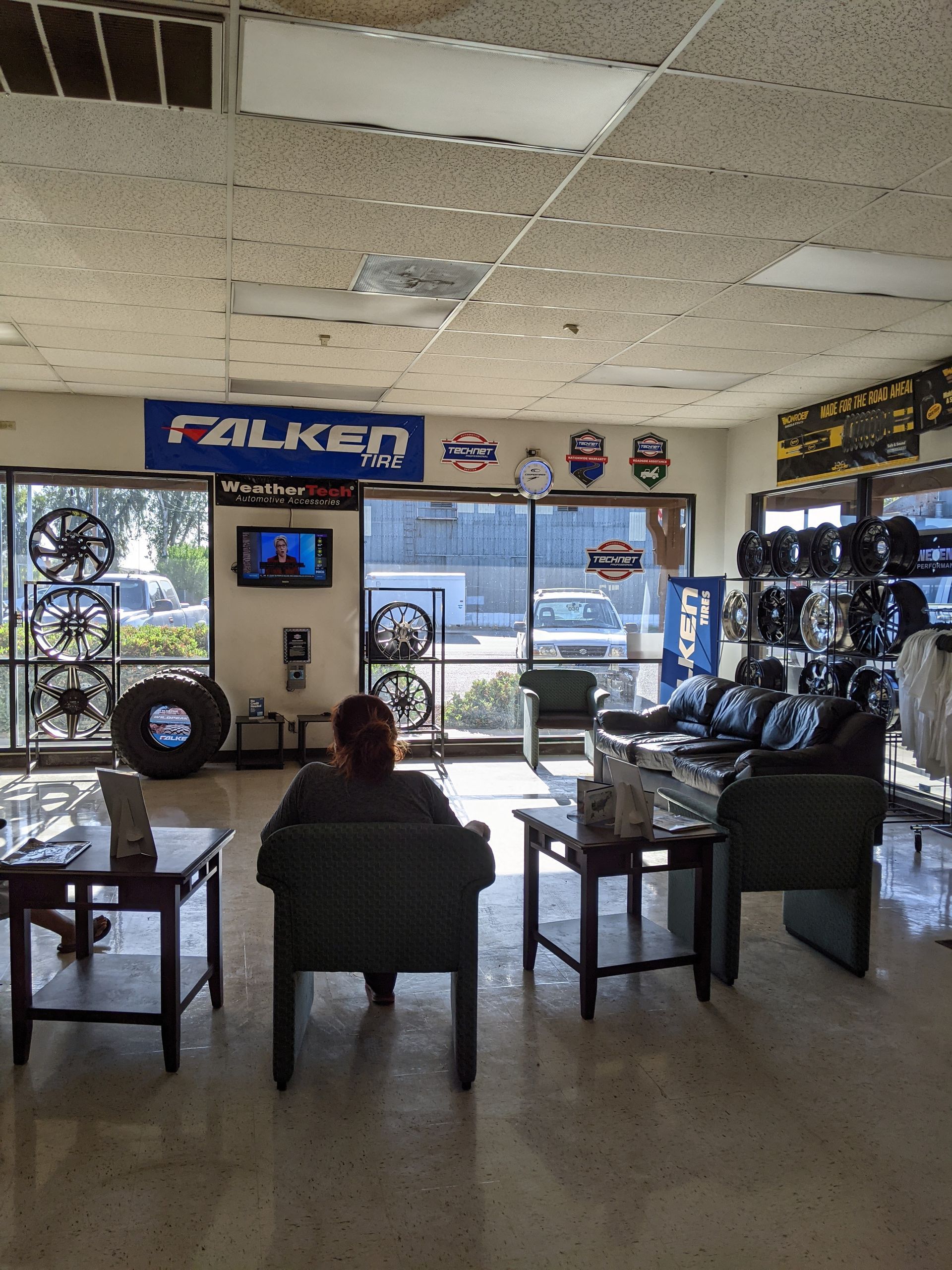 Inside of shop | Lemoore Tire & Auto